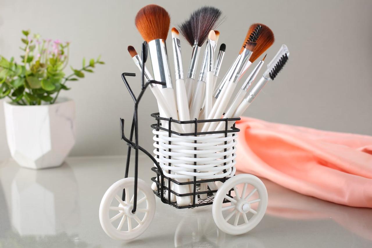 BN Beauty Naked Cycle Makeup Brush Set