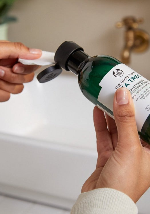 Tea Tree Skin Clearing Mattifying Toner